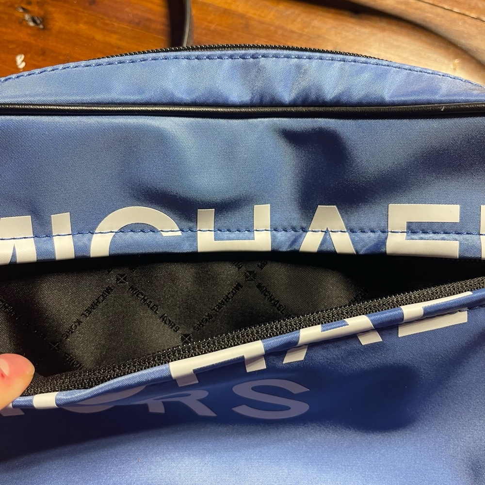 Michael Kors | Cross Body Bag - Picture 4 of 10